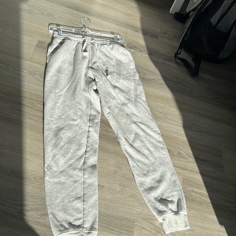 H&M gray joggers size xs. Super comfy and warm